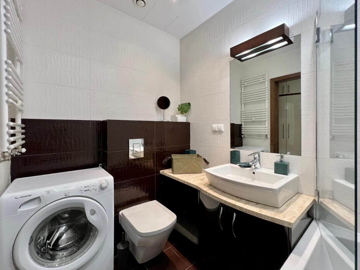 ワルシャワPlatinum Tower Green Star Apartアパートメント エクステリア 写真