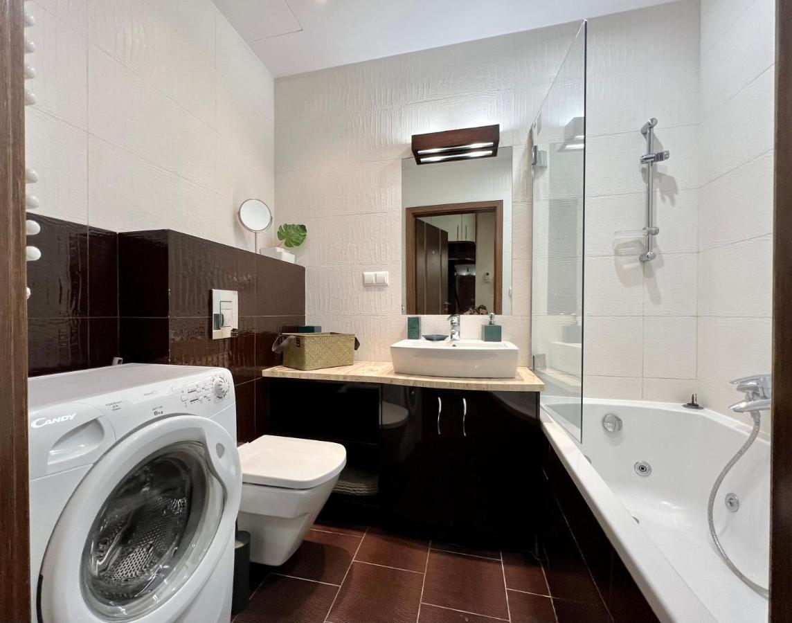 ワルシャワPlatinum Tower Green Star Apartアパートメント エクステリア 写真